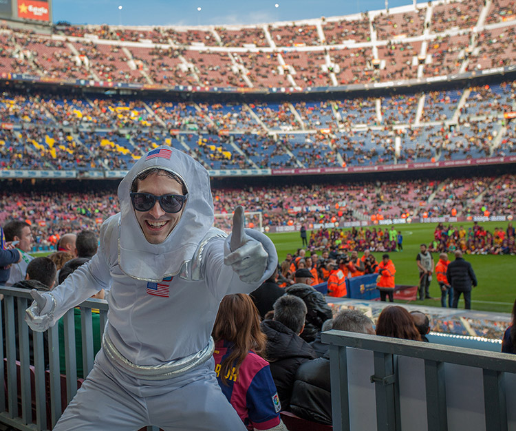 volandino-barcelona-football-stadium-9